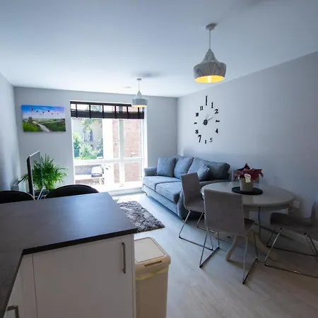 Lägenhet Modern 2 Bedroom Flat With 2 Ensuite Bathrooms In For Up To 4 People