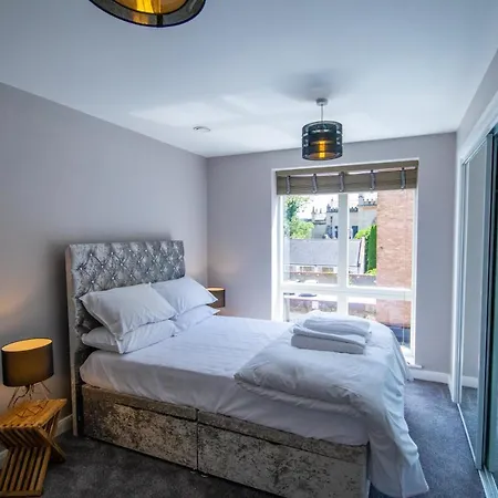Lägenhet Modern 2 Bedroom Flat With 2 Ensuite Bathrooms In For Up To 4 People *