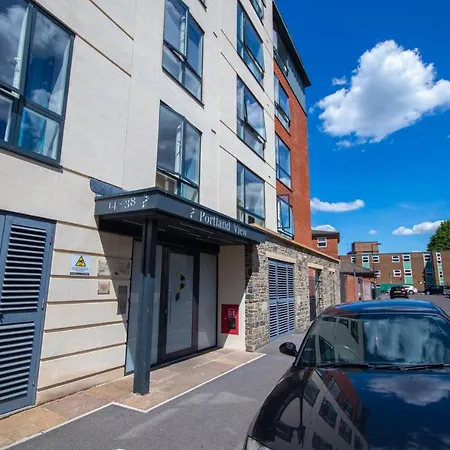 Modern 2 Bedroom Flat With 2 Ensuite Bathrooms In For Up To 4 People Lägenhet *