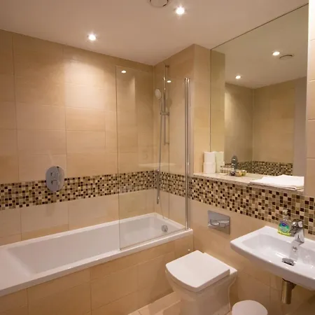 Lägenhet Modern 2 Bedroom Flat With 2 Ensuite Bathrooms In For Up To 4 People Bristol