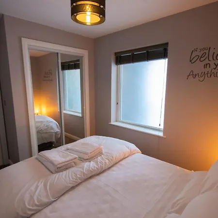 아파트 Modern 2 Bedroom Flat With 2 Ensuite Bathrooms In For Up To 4 People *